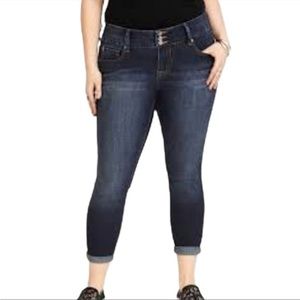 Torrid Crop Jegging Stretchy Dark Wash high rise size 16